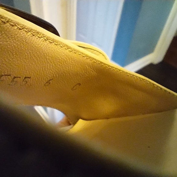 X SOLD X On Another Platform.  Salvatore Ferragamo Kitten Heel Sandals Cream - Picture 11 of 11